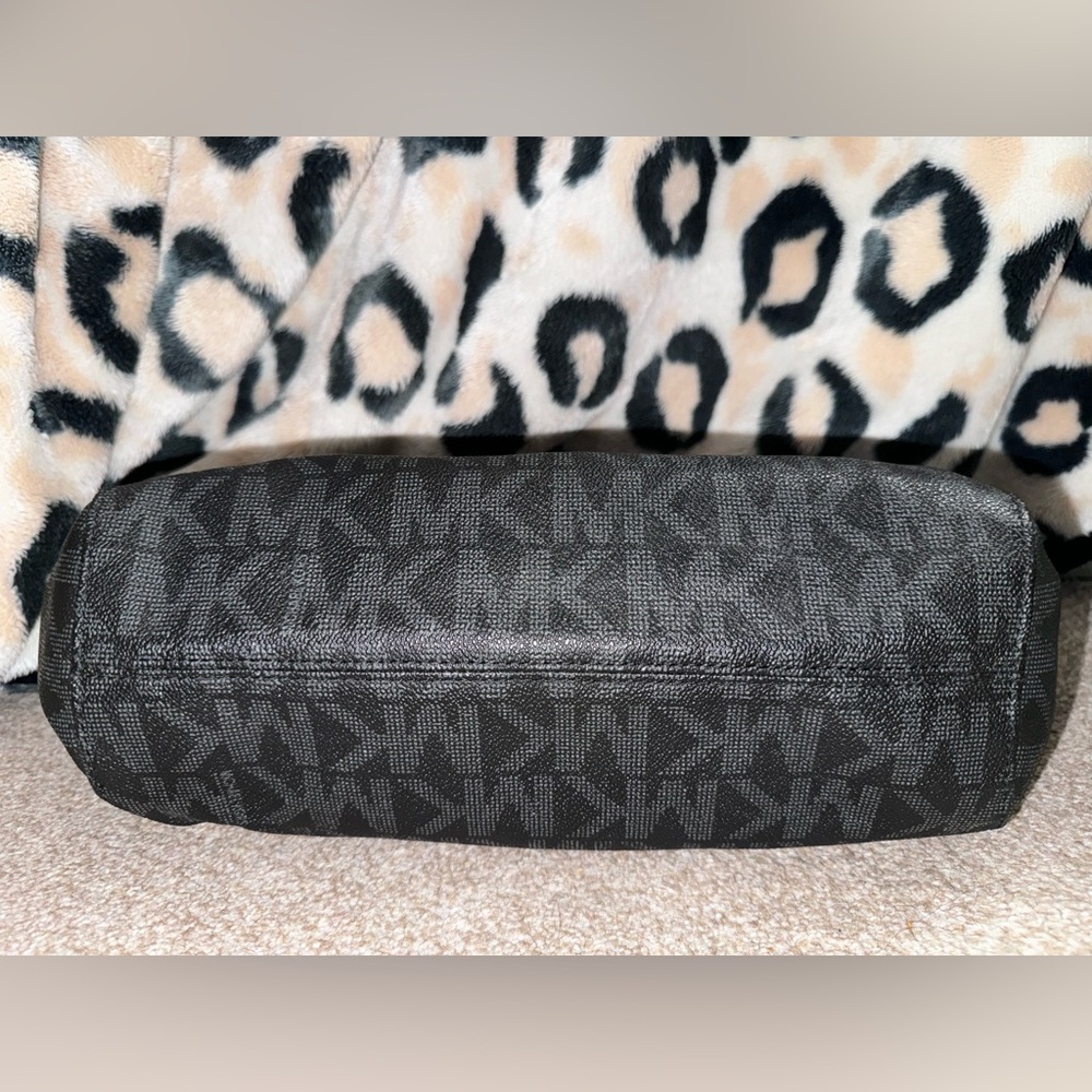 NWT Michael Kors Jet set - Picture 5 of 8